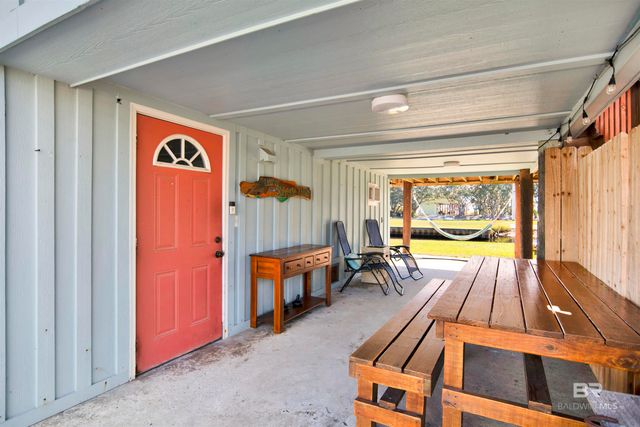 217 W 4th Avenue, Gulf Shores, AL 36542