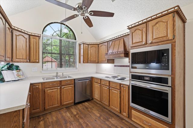 4207 Crossgate Court, Arlington, TX 76016