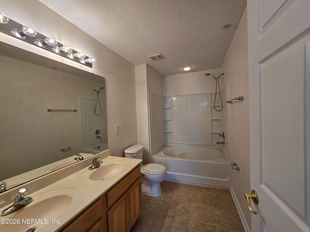 785 OAKLEAF PLANTATION Parkway 1824, Orange Park, FL 32065