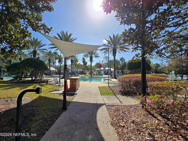 785 OAKLEAF PLANTATION Parkway 1824, Orange Park, FL 32065