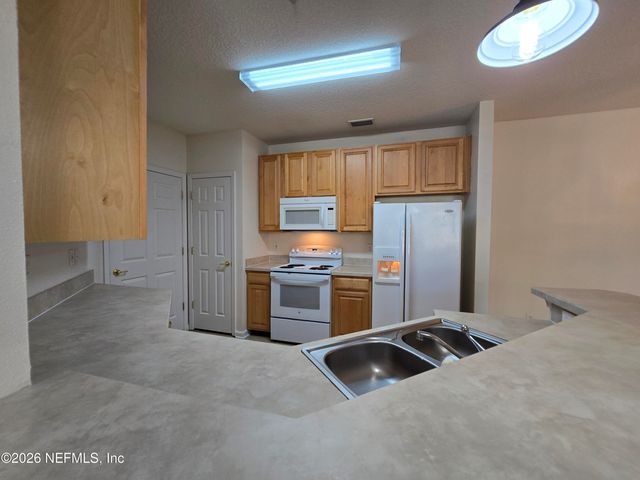 785 OAKLEAF PLANTATION Parkway 1824, Orange Park, FL 32065