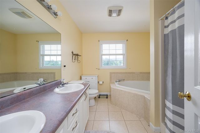 89 Brookside Lane, Lagrangeville, NY 12540