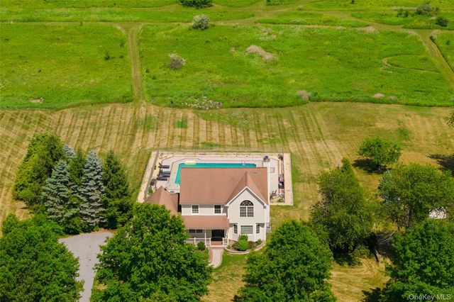 89 Brookside Lane, Lagrangeville, NY 12540