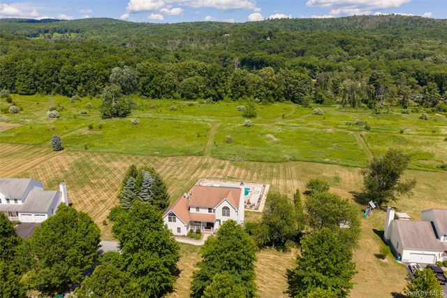 89 Brookside Lane, Lagrangeville, NY 12540