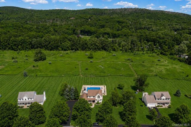 89 Brookside Lane, Lagrangeville, NY 12540