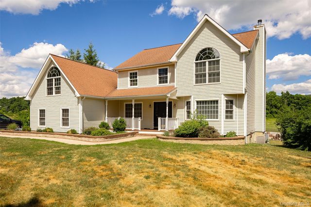 89 Brookside Lane, Lagrangeville, NY 12540