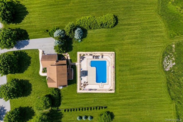 89 Brookside Lane, Lagrangeville, NY 12540