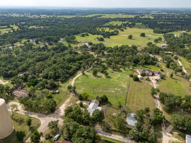 570 Oak Park Five ST, Rockdale, TX 76567