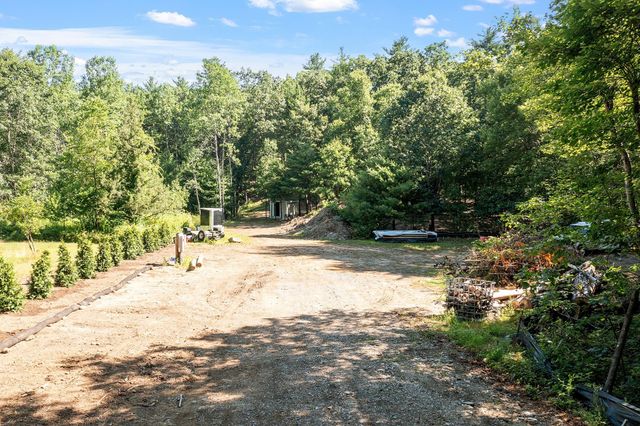 111 Squannacook Rd, Shirley, MA 01464