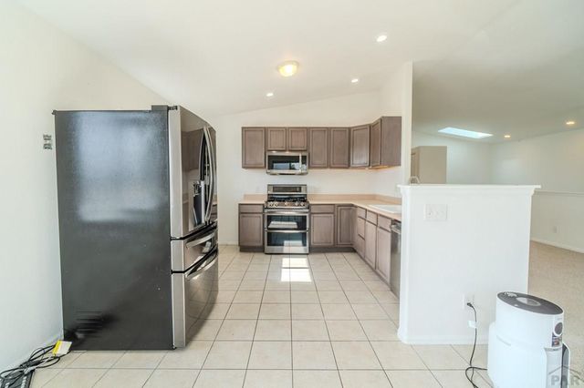 2425 Atlanta Ave, Pueblo, CO 81003