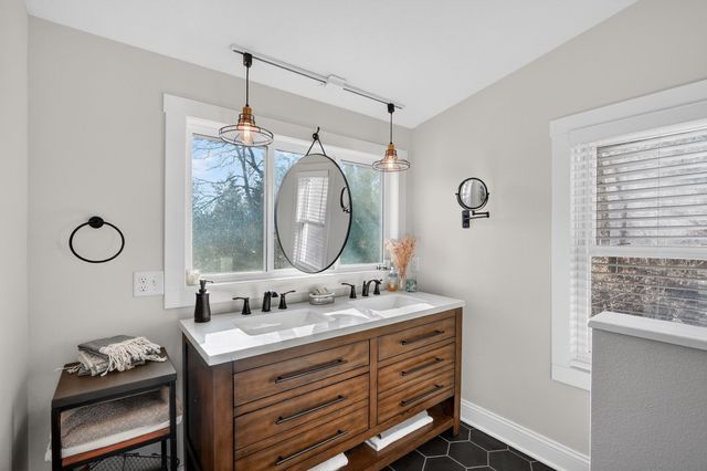 6432 50th Avenue, Norwalk, IA 50211