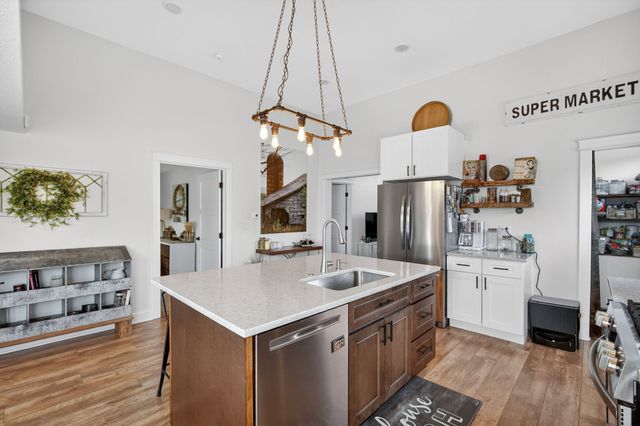 6432 50th Avenue, Norwalk, IA 50211