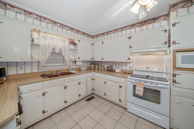 8113 S 22 HWY, Michie, TN 38357