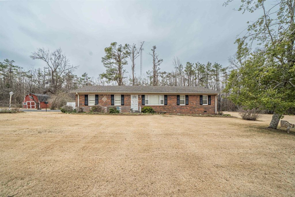 8113 S 22 HWY, Michie, TN 38357