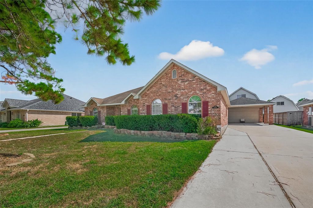 11406 Harris Avenue, Pearland, TX 77584