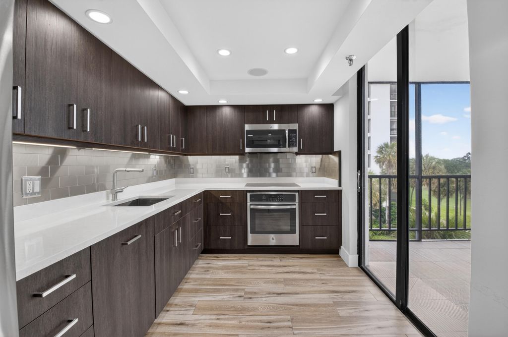 6845 Willow Wood Drive 3041, Boca Raton, FL 33434