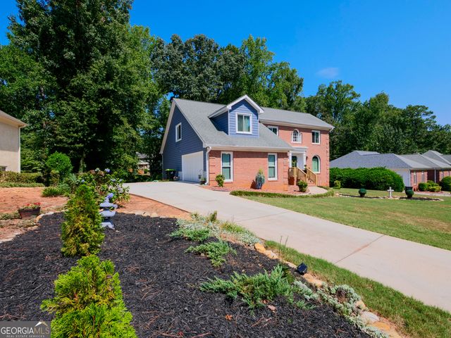 4750 Meadowlark Drive SE, Conyers, GA 30094
