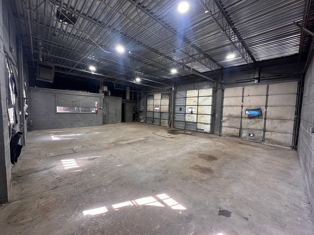 1058 W 111th Street, Chicago, IL 60643