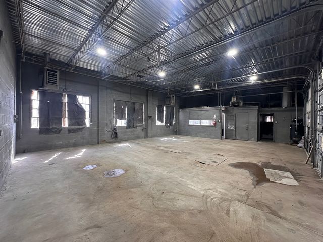 1058 W 111th Street, Chicago, IL 60643