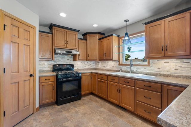 3336 STAR CREEK COURT, Green Bay, WI 54311