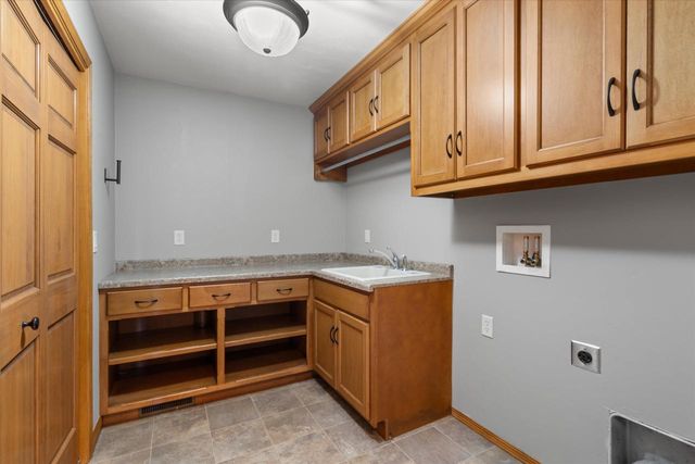 3336 STAR CREEK COURT, Green Bay, WI 54311