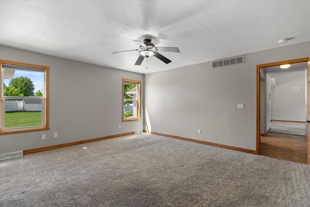 3336 STAR CREEK COURT, Green Bay, WI 54311