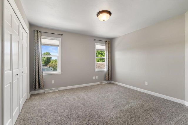 3336 STAR CREEK COURT, Green Bay, WI 54311