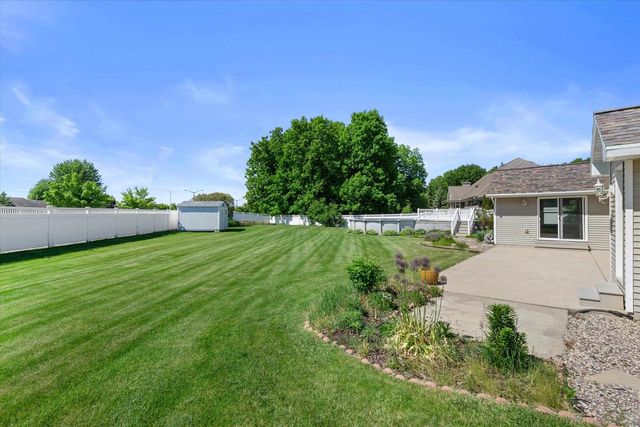 3336 STAR CREEK COURT, Green Bay, WI 54311