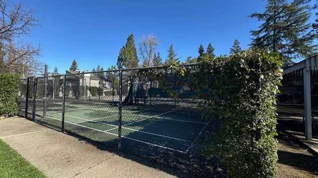 7802 Hampton Ln, Citrus Heights, CA 95610