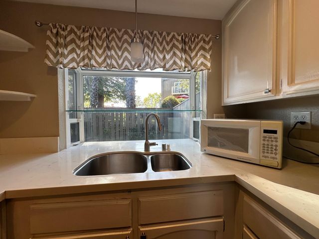 7802 Hampton Ln, Citrus Heights, CA 95610