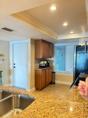 4440 NE Sandpebble Trace 104, Stuart, FL 34996