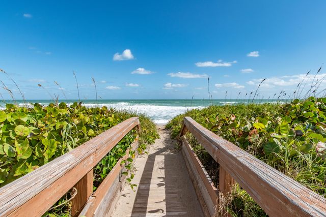 4440 NE Sandpebble Trace 104, Stuart, FL 34996