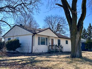 938 E Garden Street, Dekalb, IL 60115