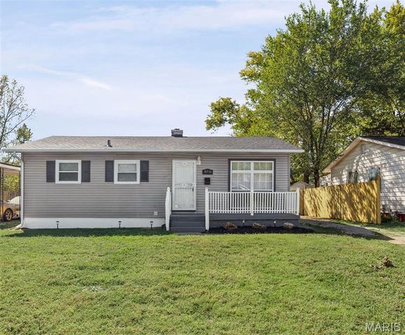 810 Saint Thomas Lane, Cahokia, IL 62206
