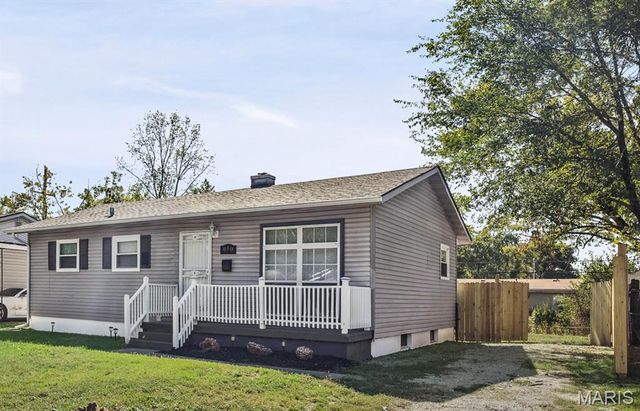 810 Saint Thomas Lane, Cahokia, IL 62206