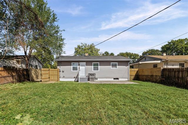810 Saint Thomas Lane, Cahokia, IL 62206