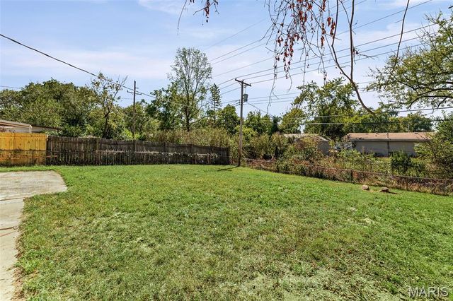 810 Saint Thomas Lane, Cahokia, IL 62206
