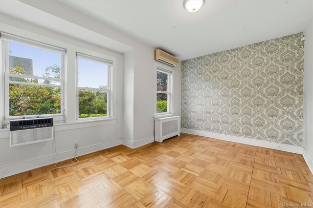 25 Fowler Avenue, Yonkers, NY 10701