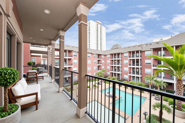 2400 Mccue Road 333, Houston, TX 77056