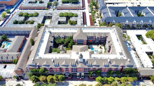 2400 Mccue Road 333, Houston, TX 77056