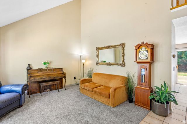 1005 EDGEWOOD DR, South Ogden, UT 84403