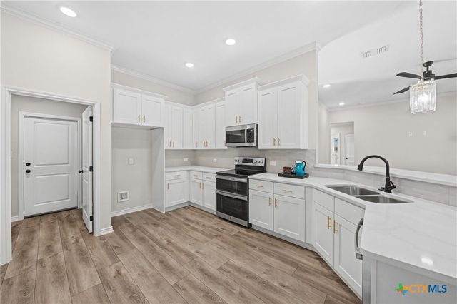 604 Magnolia Drive, Troy, TX 76579