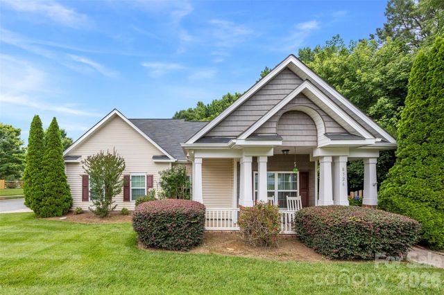 8526 Summer Serenade Drive, Huntersville, NC 28078