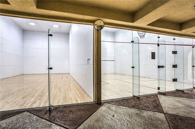 210 East FLAMINGO Road 208, Las Vegas, NV 89169