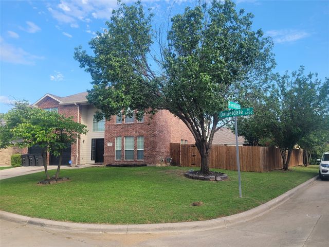 6920 Danieldale Drive, Fort Worth, TX 76137