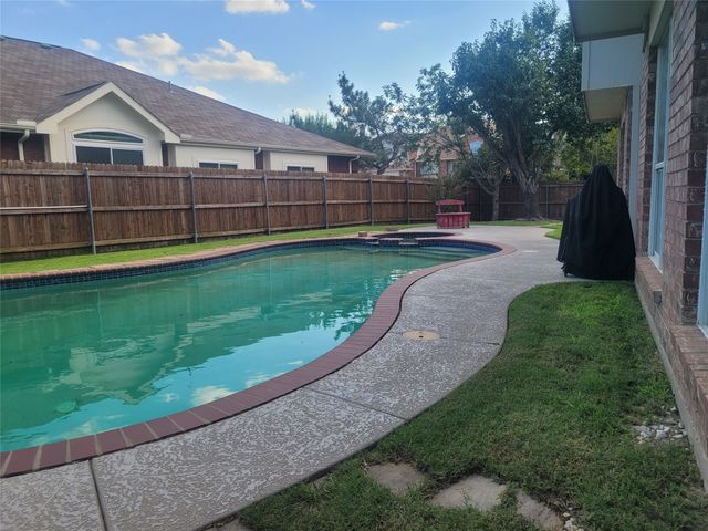 6920 Danieldale Drive, Fort Worth, TX 76137