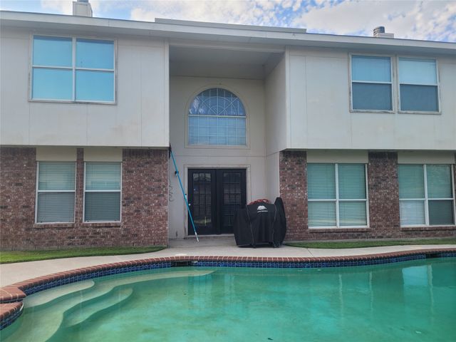 6920 Danieldale Drive, Fort Worth, TX 76137