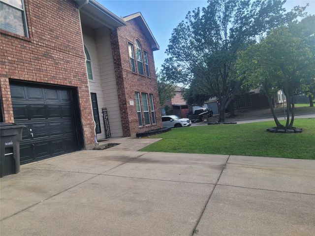 6920 Danieldale Drive, Fort Worth, TX 76137