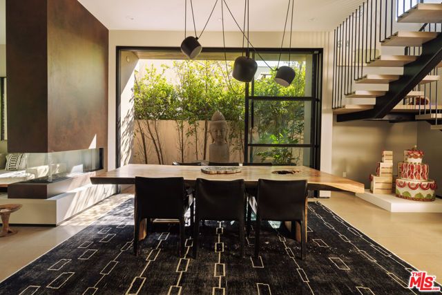 366 Huntley Drive, West Hollywood, CA 90048