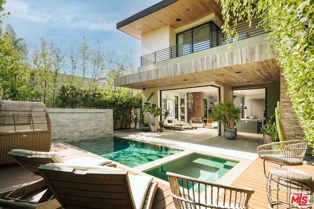 366 Huntley Drive, West Hollywood, CA 90048